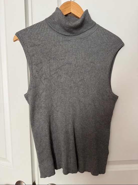 Cable & Gauge Sweaters - Cable & Gauge Ribbed Sleeveless Turtleneck in Heather Gray